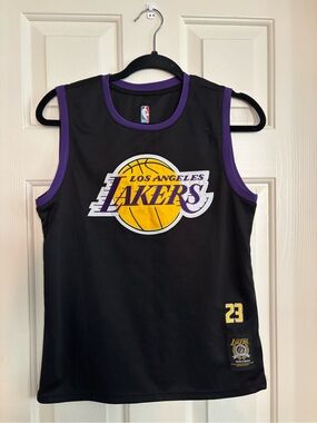 NBA Youth Los Angeles Lakers - LeBron James Jersey